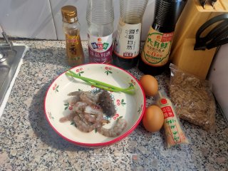 海鲜蒸蛋的做法步骤：1