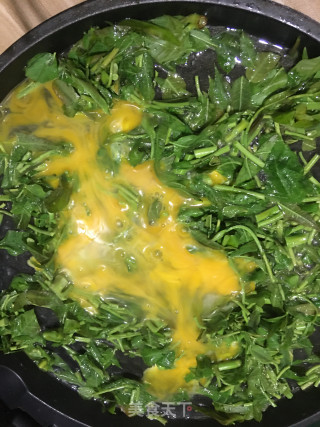 香椿蛋炒饭的做法步骤：2