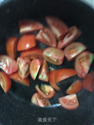 西红柿牛肉粉丝汤的做法步骤：6