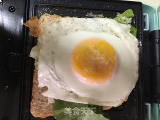 培根鸡蛋三明治的做法步骤：5
