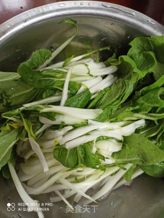 紫菜贡丸青菜汤的做法步骤：1