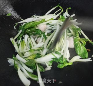 紫菜贡丸青菜汤的做法步骤：3