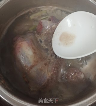 清炖牛腱的做法步骤：3