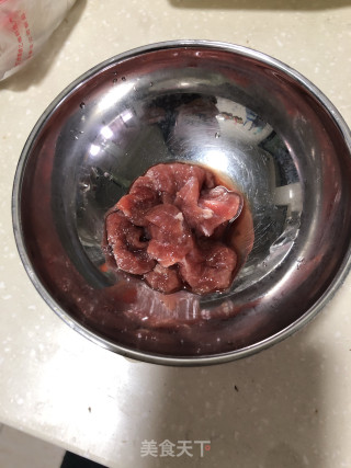 牛肉滑肉生菜汤的做法步骤：1
