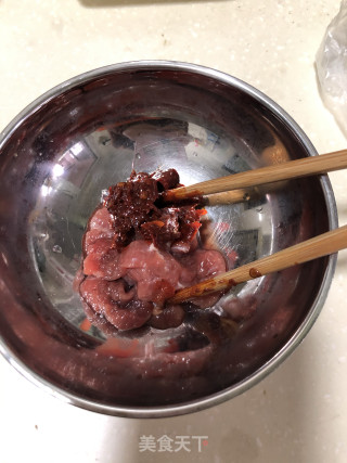 牛肉滑肉生菜汤的做法步骤：2
