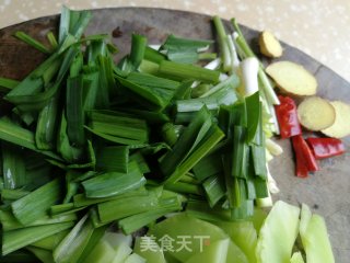包菜炒回锅肉的做法步骤：4