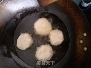油炸花生糖糕的做法步骤：16