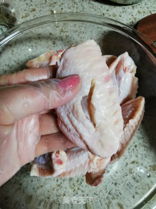 新奥尔良烤翅的做法步骤：1