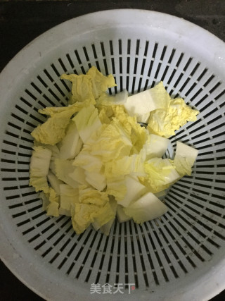 娃娃菜鱼丸汤的做法步骤：1