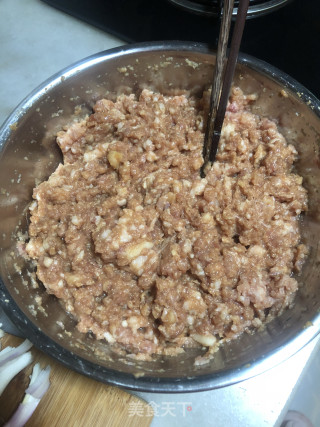 猪肉马蹄馅饺子的做法步骤：6