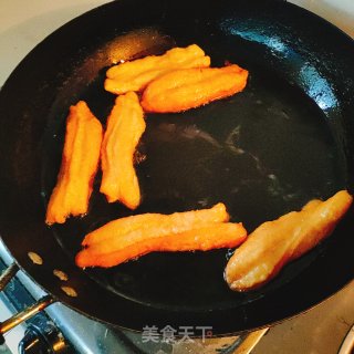 酵母版香酥油条的做法步骤：8