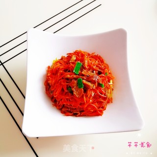 胡萝卜炒卤肠的做法步骤：9