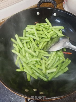 炒四季豆的做法步骤：1