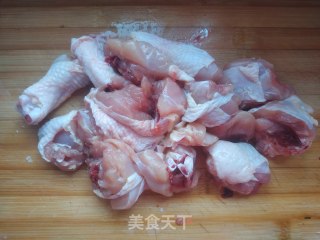 干锅麻辣鸡腿的做法步骤：1