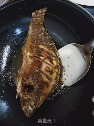 番茄罗非鱼的做法步骤：2