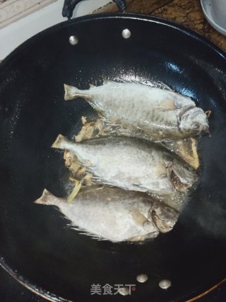 蒜香泥猛鱼的做法步骤：2