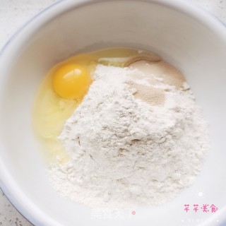 美味油条的做法步骤：1