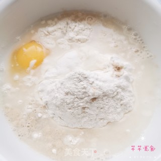美味油条的做法步骤：2