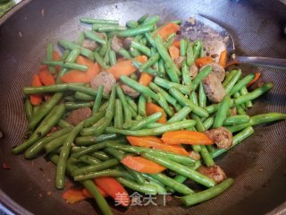 鸡肉丸炒四季豆的做法步骤：9