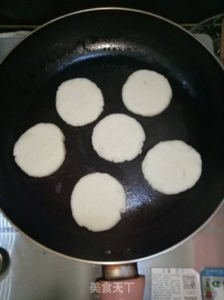 山药糯米饼的做法步骤：7