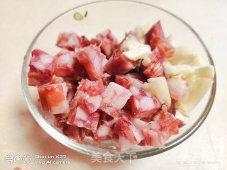 香肠炒菠菜的做法步骤：2