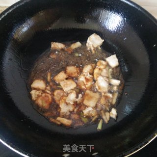 五花肉辣白菜炒土豆片的做法步骤：3
