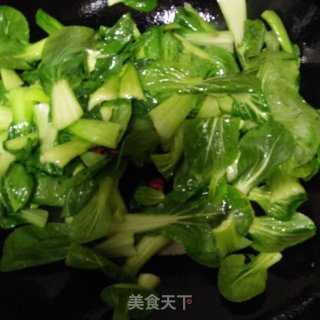虾干炒油菜的做法步骤：3