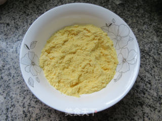 香干韭菜贴饼子的做法步骤：5