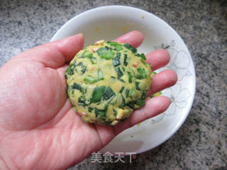 香干韭菜贴饼子的做法步骤：9