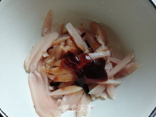 鸡柳的做法步骤：1