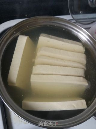 鲫鱼炖豆腐的做法步骤：2