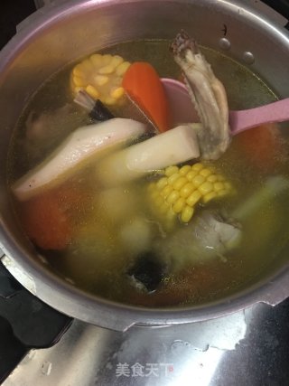 胡萝卜玉米姜薯鸡汤的做法步骤：10
