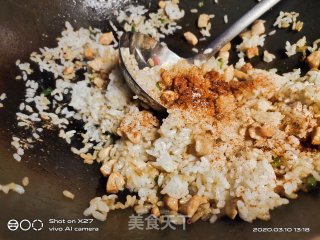 奥尔良鸡肉炒饭的做法步骤：3