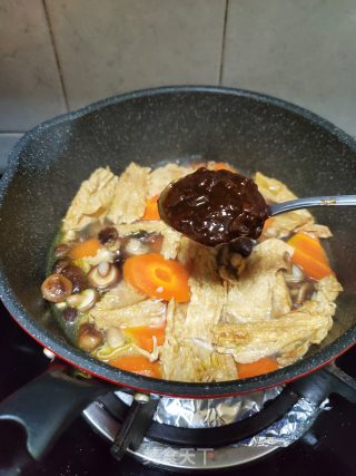 鱼骨胡萝卜白菜煲的做法步骤：10
