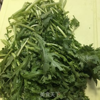 凉拌茼蒿菜的做法步骤：2
