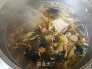 枸杞菌菇乌鸡汤的做法步骤：13