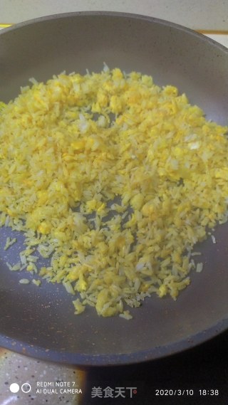 蛋炒饭的做法步骤：5