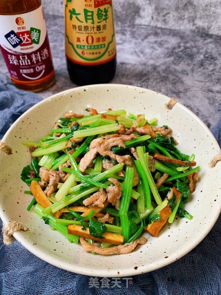 芹菜肉丝炒香干的做法步骤：6