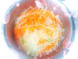 鸡蛋饼卷土豆丝的做法步骤：7