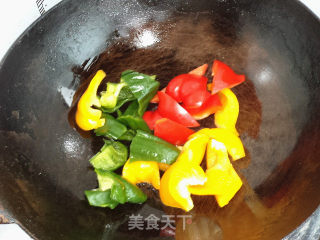 彩椒鸡片的做法步骤：3