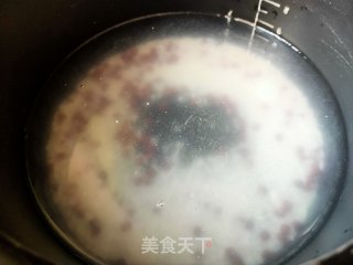 大米红豆粥的做法步骤：2