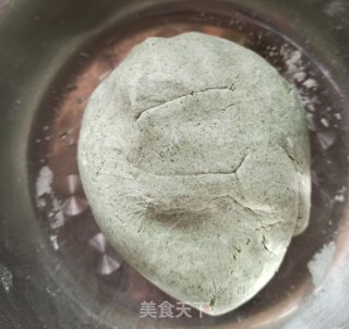 春天艾草香，做一份艾草团子尝一尝，做法材料都十分简单，一起来做吧！的做法步骤：6