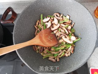 猪肉豆角焖面的做法步骤：6