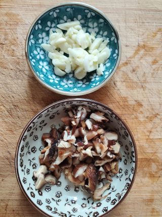 香菇肉末炒四季豆的做法步骤：4