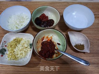 酱香饼酱料的做法步骤：1