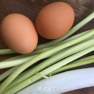 咖喱蛋炒饭的做法步骤：2