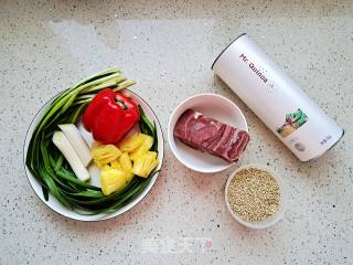 牛肉藜麦炒饭的做法步骤：1