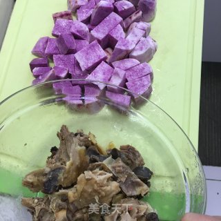 紫山药老鸭汤的做法步骤：1