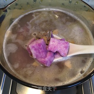 紫山药老鸭汤的做法步骤：2