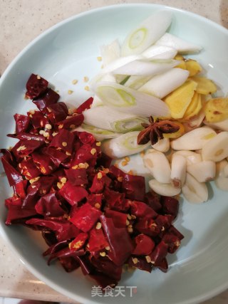 少辣版干锅鸡的做法步骤：2